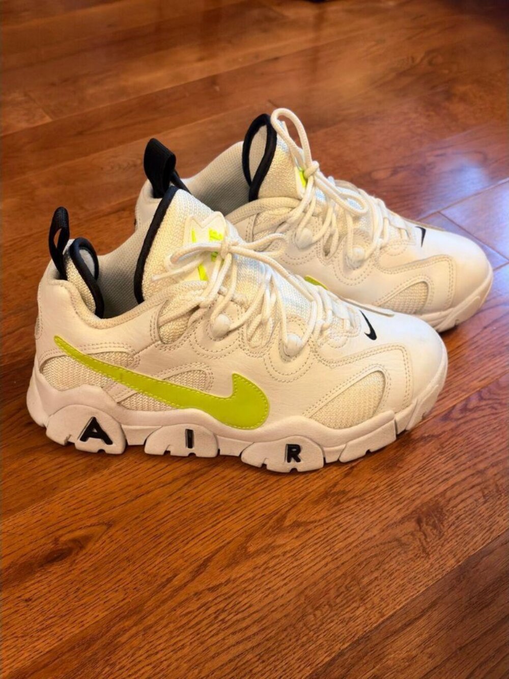 Nike Air Barrage Low White Volt Big Kids 5Y